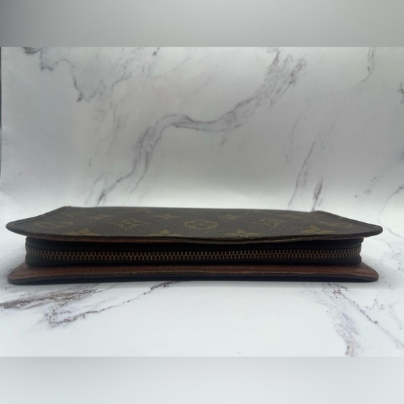 🔥🔥LOUIS VUITTON Zippy Long Wallet Portomone
Vintage Monogram LV - Picture 5 of 16